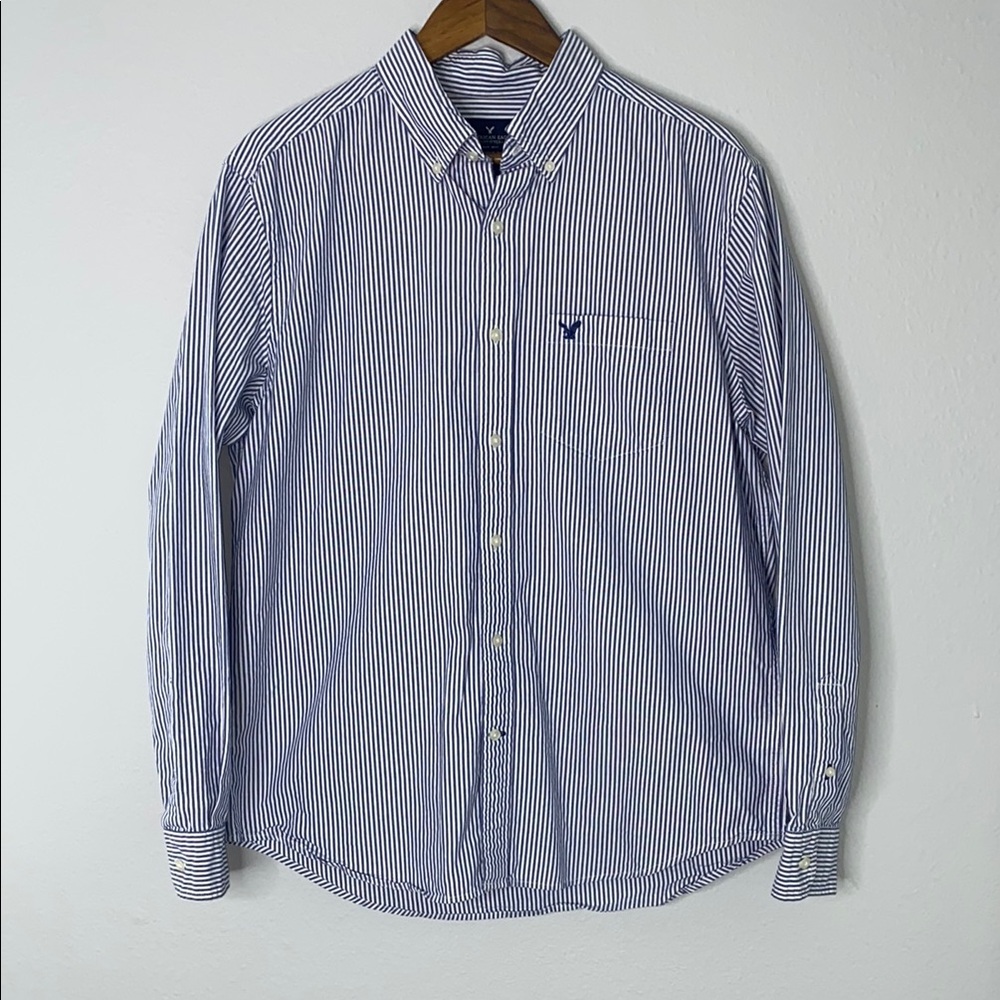 American Eagle Outfitters Blue and White Casual Button Down Shirt